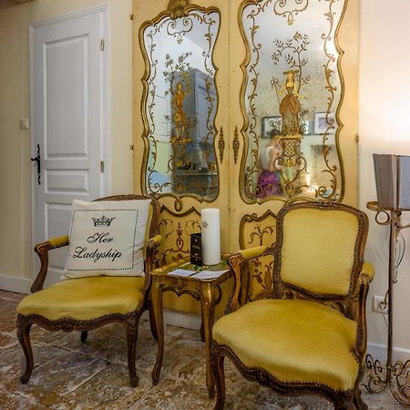 Champagne House - Elegance, Luxury And Charm Bed & Breakfast Condom Ngoại thất bức ảnh