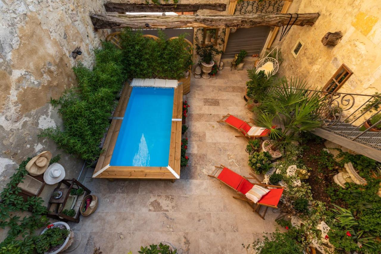 Champagne House - Elegance, Luxury And Charm Bed & Breakfast Condom Ngoại thất bức ảnh
