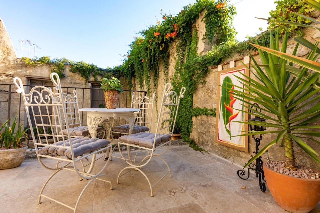 Champagne House - Elegance, Luxury And Charm Bed & Breakfast Condom Ngoại thất bức ảnh