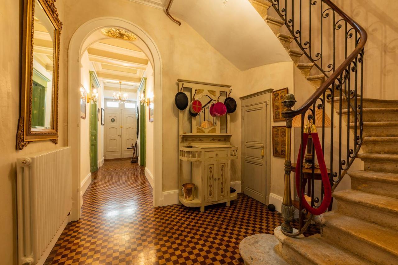 Champagne House - Elegance, Luxury And Charm Bed & Breakfast Condom Ngoại thất bức ảnh
