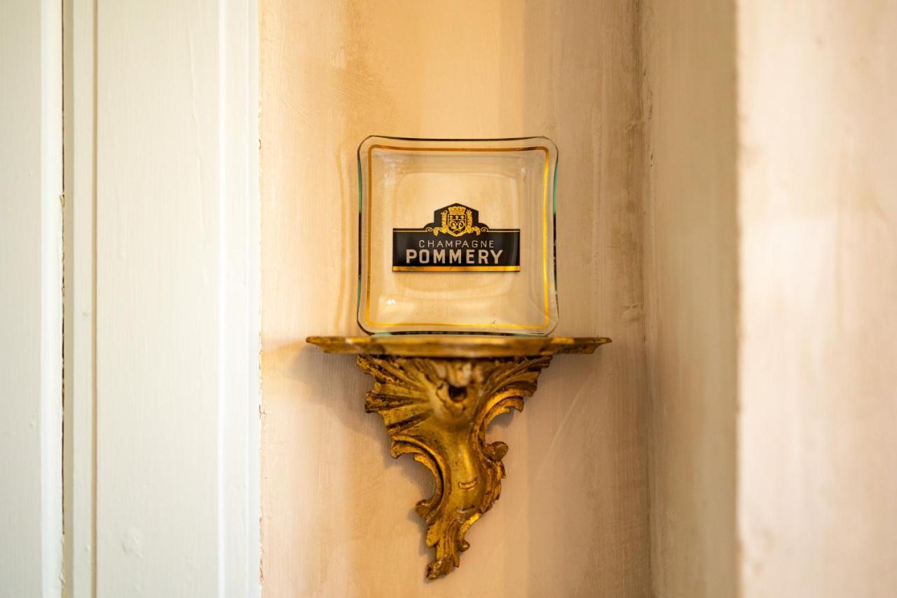 Champagne House - Elegance, Luxury And Charm Bed & Breakfast Condom Ngoại thất bức ảnh