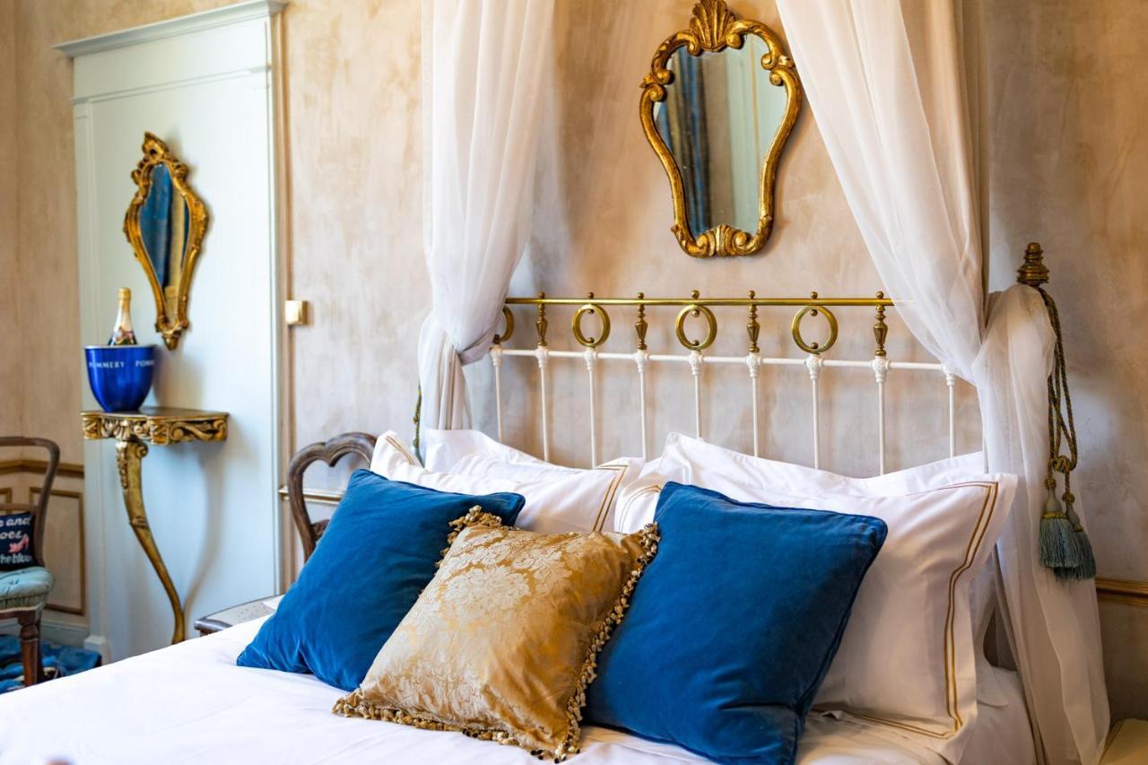 Champagne House - Elegance, Luxury And Charm Bed & Breakfast Condom Ngoại thất bức ảnh