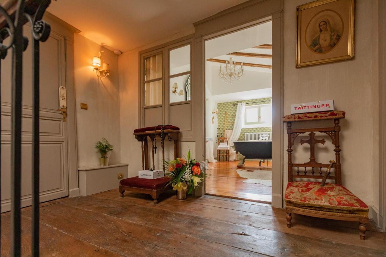 Champagne House - Elegance, Luxury And Charm Bed & Breakfast Condom Ngoại thất bức ảnh