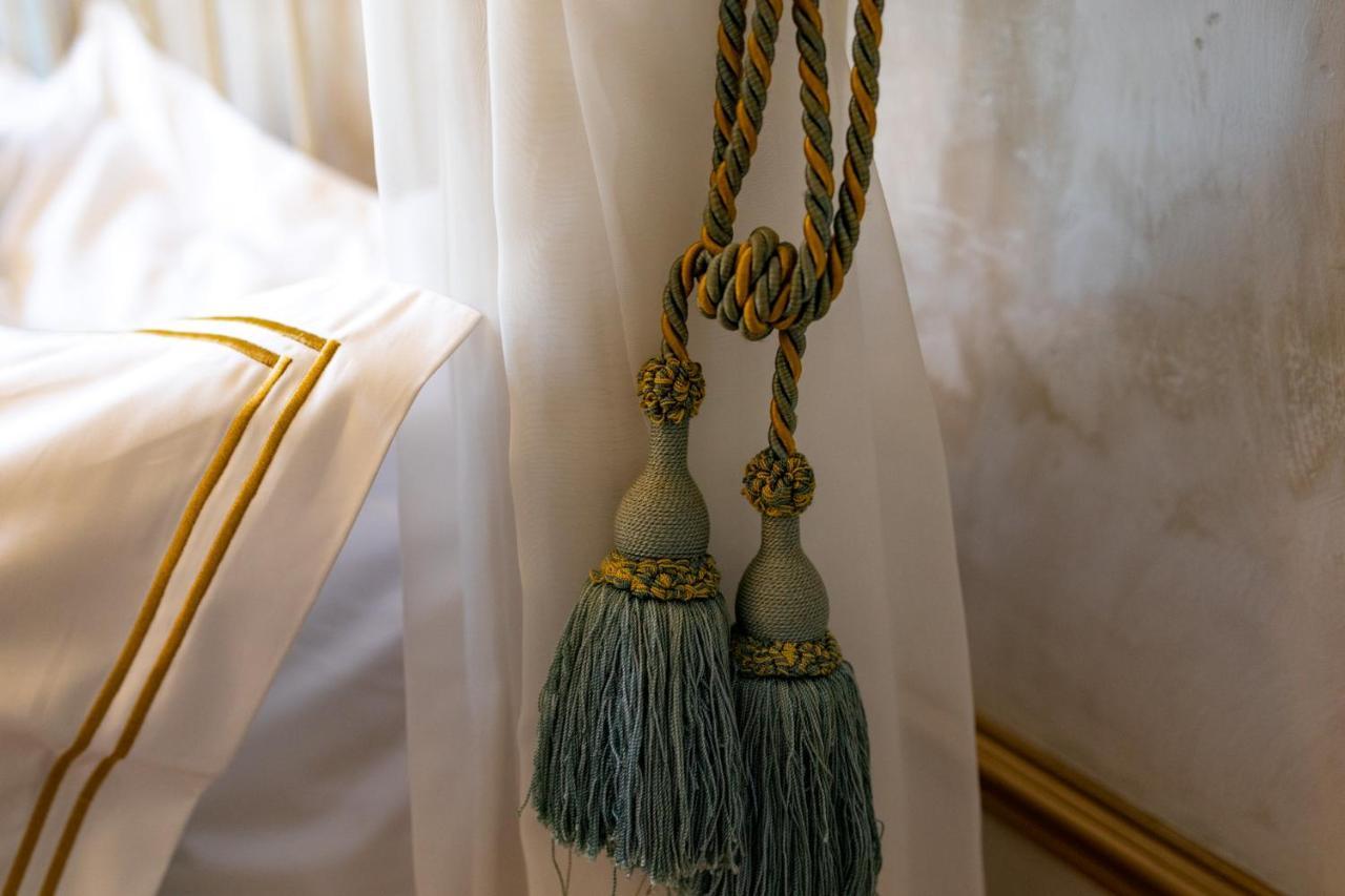 Champagne House - Elegance, Luxury And Charm Bed & Breakfast Condom Ngoại thất bức ảnh