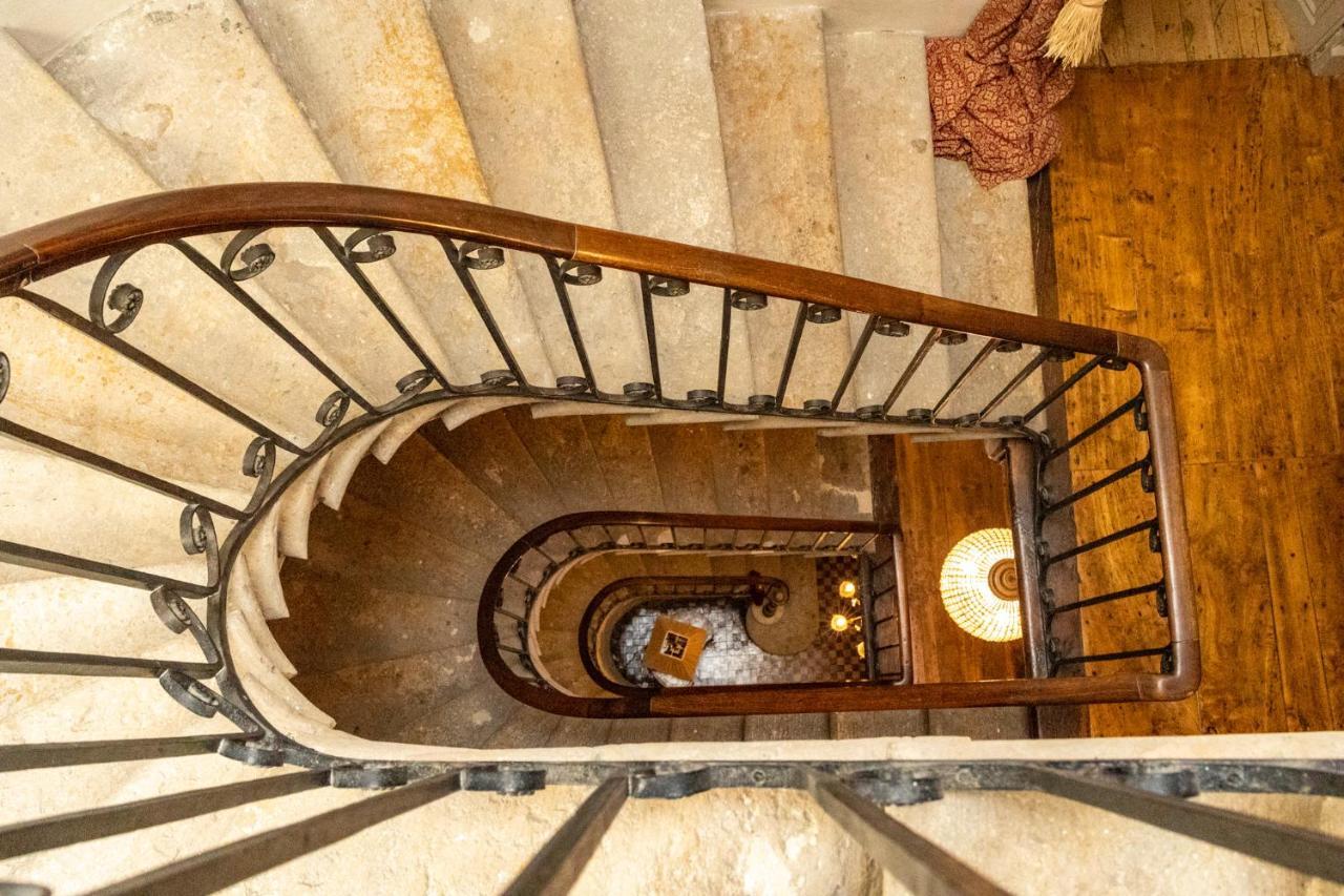 Champagne House - Elegance, Luxury And Charm Bed & Breakfast Condom Ngoại thất bức ảnh