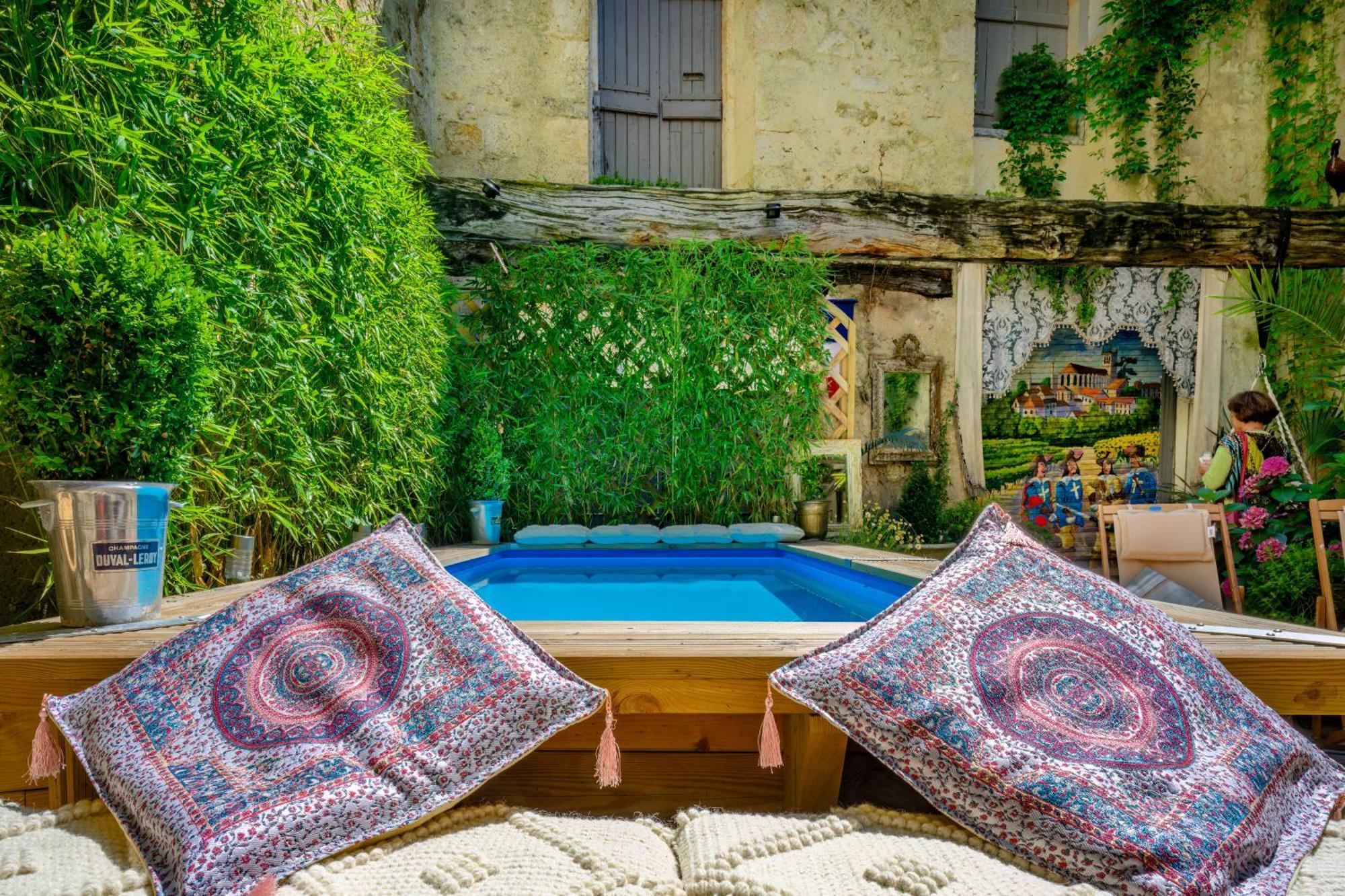 Champagne House - Elegance, Luxury And Charm Bed & Breakfast Condom Ngoại thất bức ảnh