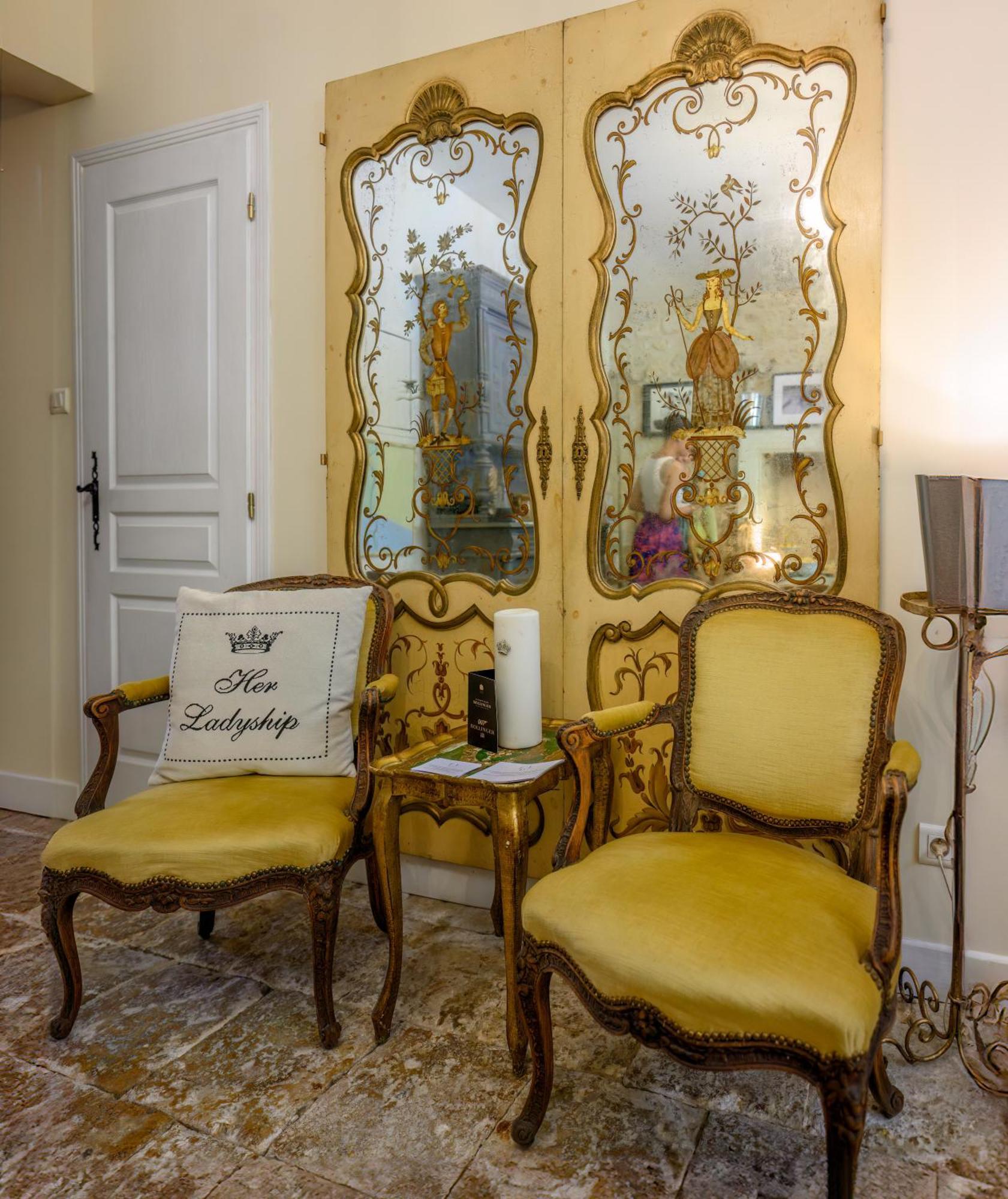 Champagne House - Elegance, Luxury And Charm Bed & Breakfast Condom Ngoại thất bức ảnh